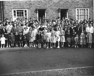 20100226_26 The residents of Wigmore Road in the 1950s
