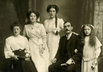 FlorasGrandparents Arnold and Margaret Woodcock and family
