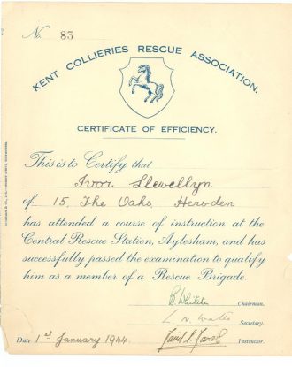 her1 Rescue worker's certificate, 1944