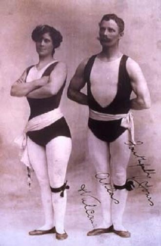 Atlas Vulcana, Family Strong act, the first professional act to perform at the New Pavilion, Morley. Photo taken 04/12/1911.